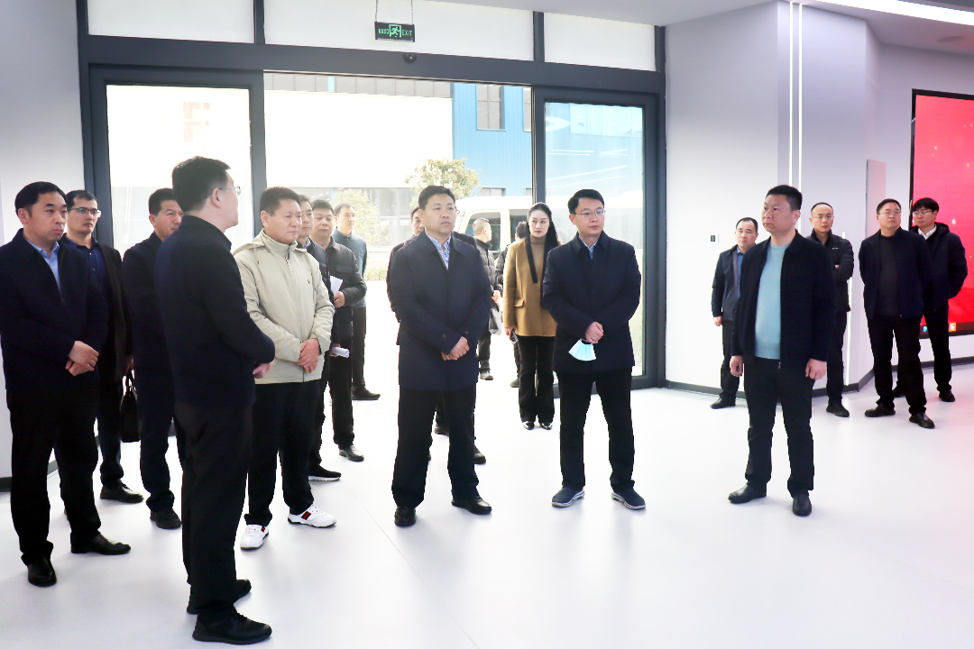 漯河市委副书记贾宏宇莅临颍川新材料调研(图3) IMG_0106.png